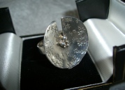 Außergewöhnlicher Silberring mit drei frei fallenden Pendeln